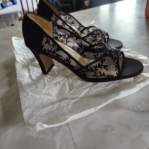 Elegant Black Floral Lace Heels